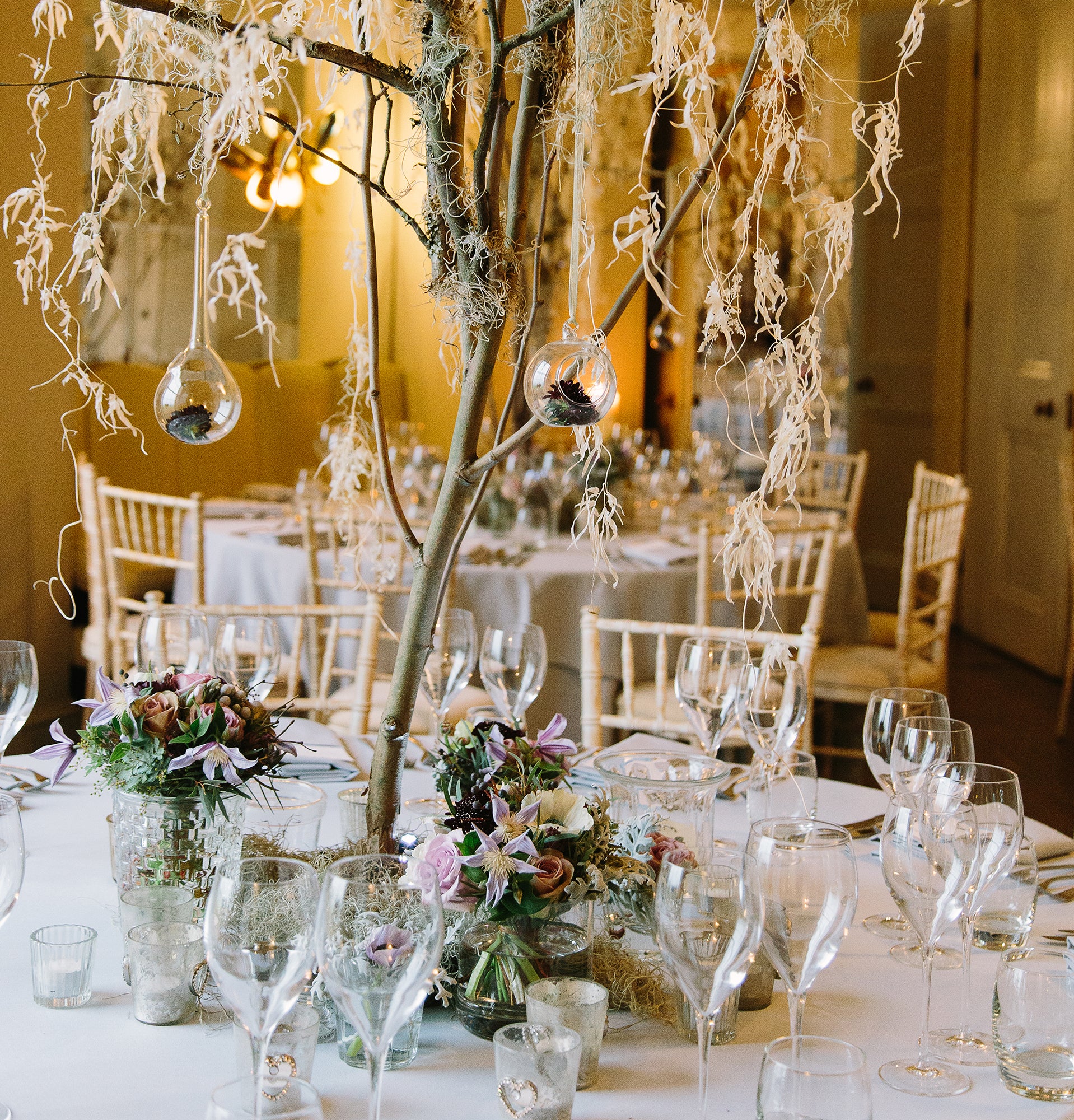 wedding dine table set up with flowers arrangement